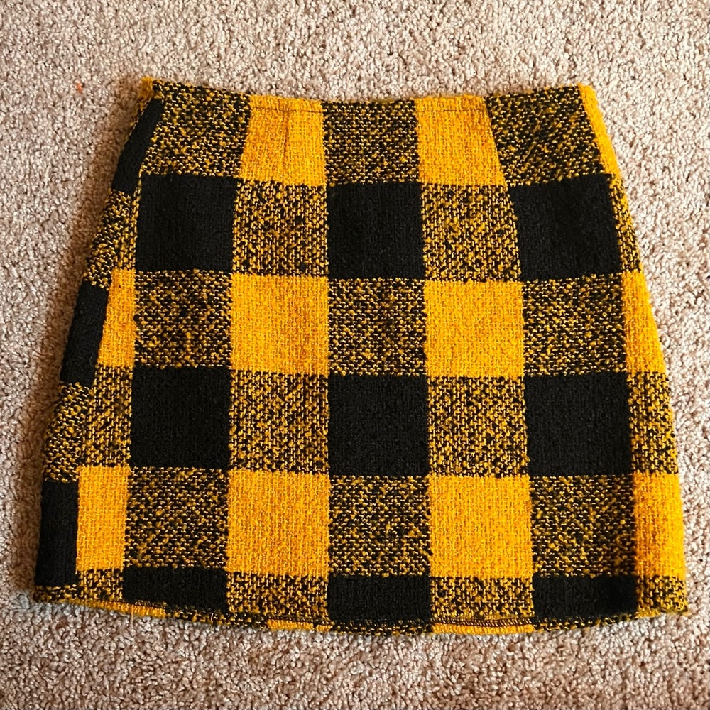 YELLOW CHECKERED COTTEN MINI SKIRT 💛🥂🐯